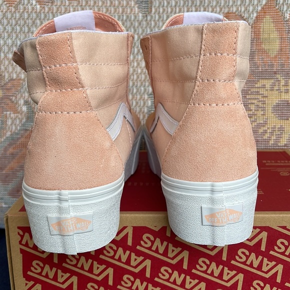 Vans Men’s Sk8-Hi Tapered Stacd
Color Block Peach
VN0A5JMKBOD
Platforms Sneakers - Picture 14 of 16